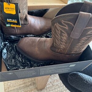 Mergers steel toe size 9 Ariat work boots
